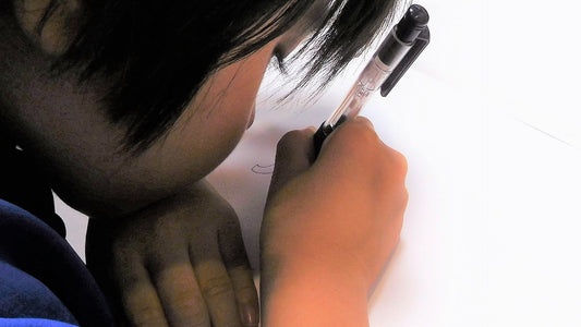 子どもの字が汚いのはなぜ?やる気がないわけじゃない!8つの原因と改善方法|子育て勉強会TERU